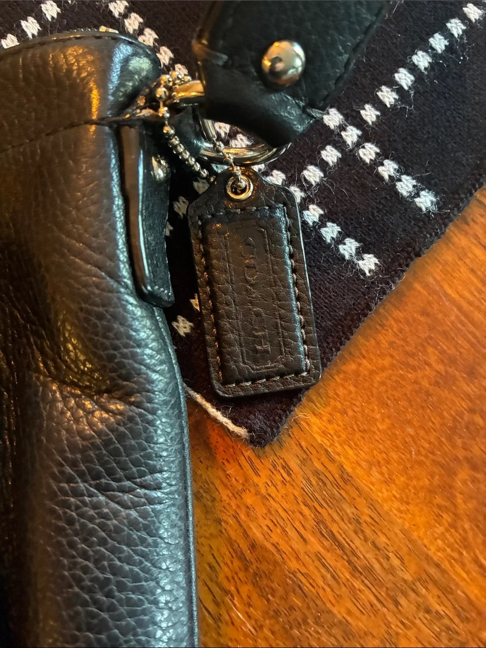 Coach Vintage Park Black Pebbled Leather Swingpack Crossbody + silver turnlock